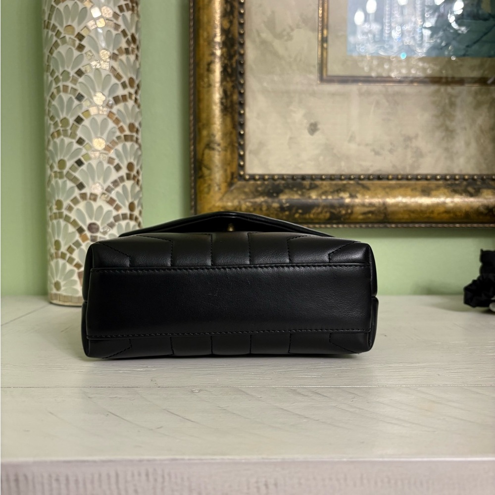 Saint Laurent YSL Toy LouLou in black w/ gold hardware and adjustable strap - Picture 6 of 14